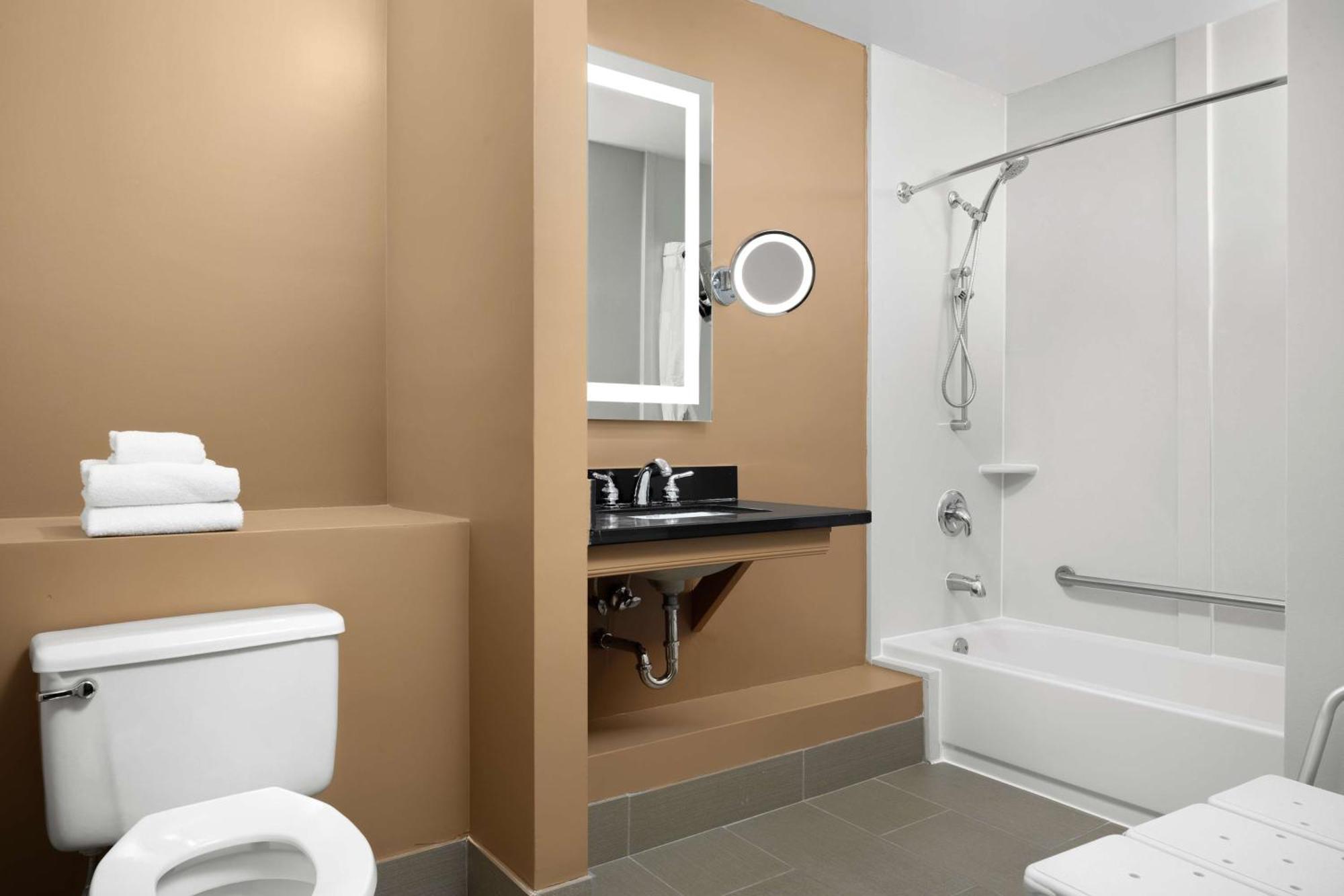Double Room Two Queen Beds Bath Tub Mobility Hearing Access,1038482851:JPEG
